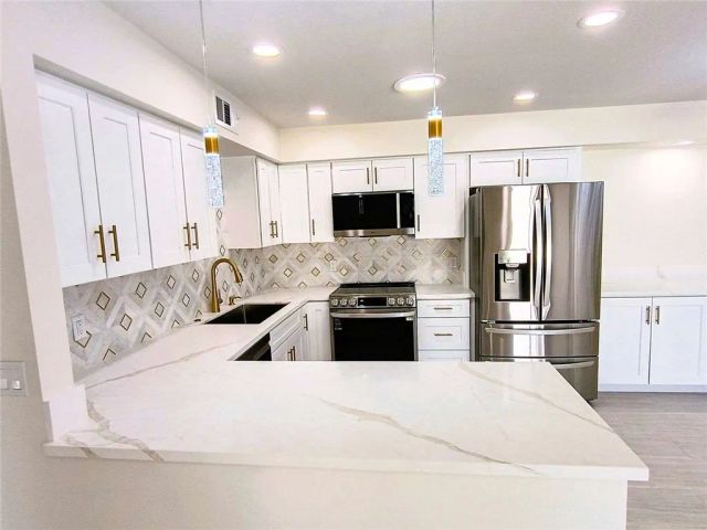 3028 Sunflower Circle East, Palm Springs, CA 92262