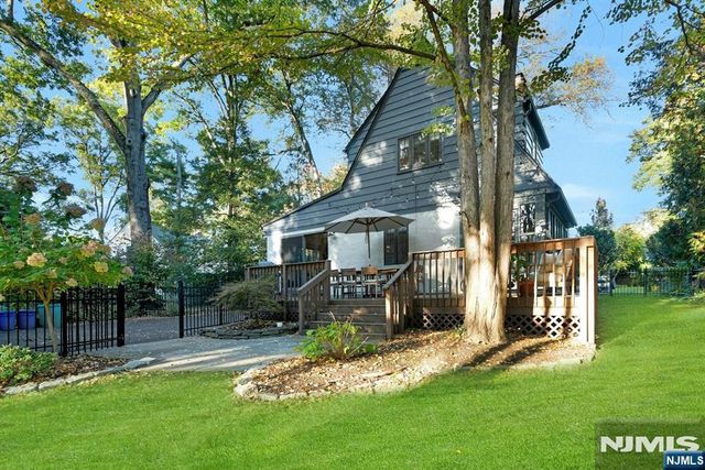 15 Gilbert Road, Ho-ho-kus, NJ 07423