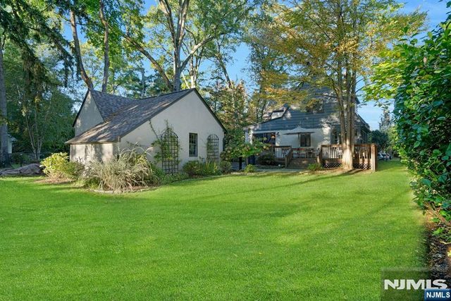 15 Gilbert Road, Ho-ho-kus, NJ 07423