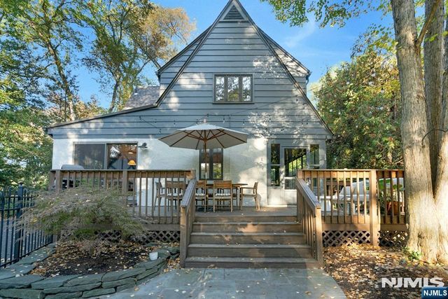 15 Gilbert Road, Ho-ho-kus, NJ 07423