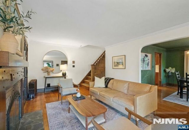 15 Gilbert Road, Ho-ho-kus, NJ 07423