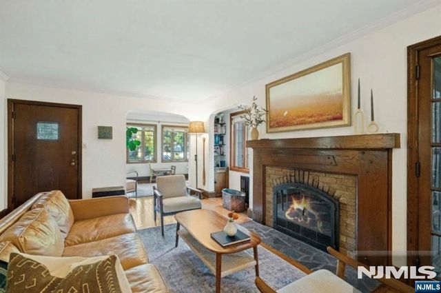15 Gilbert Road, Ho-ho-kus, NJ 07423