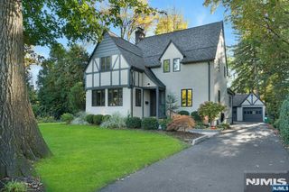 15 Gilbert Road, Ho-ho-kus, NJ 07423
