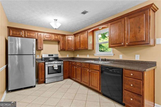 163 Nicki Court, Hampton, GA 30228