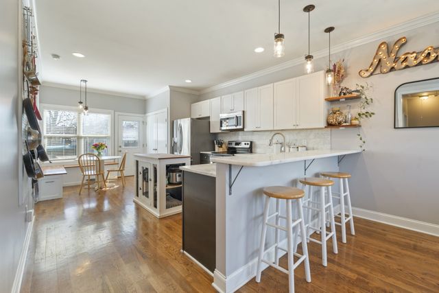 6605 Beacon Ln, Nashville, TN 37209