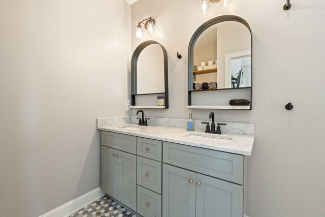 6605 Beacon Ln, Nashville, TN 37209