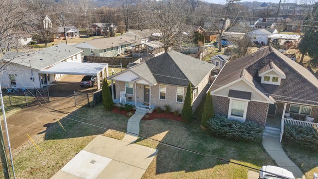 6605 Beacon Ln, Nashville, TN 37209