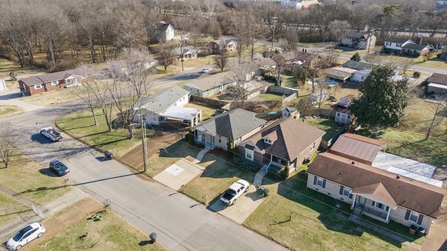 6605 Beacon Ln, Nashville, TN 37209