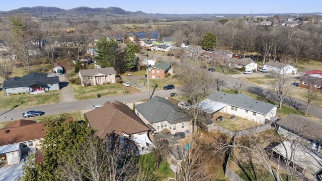 6605 Beacon Ln, Nashville, TN 37209