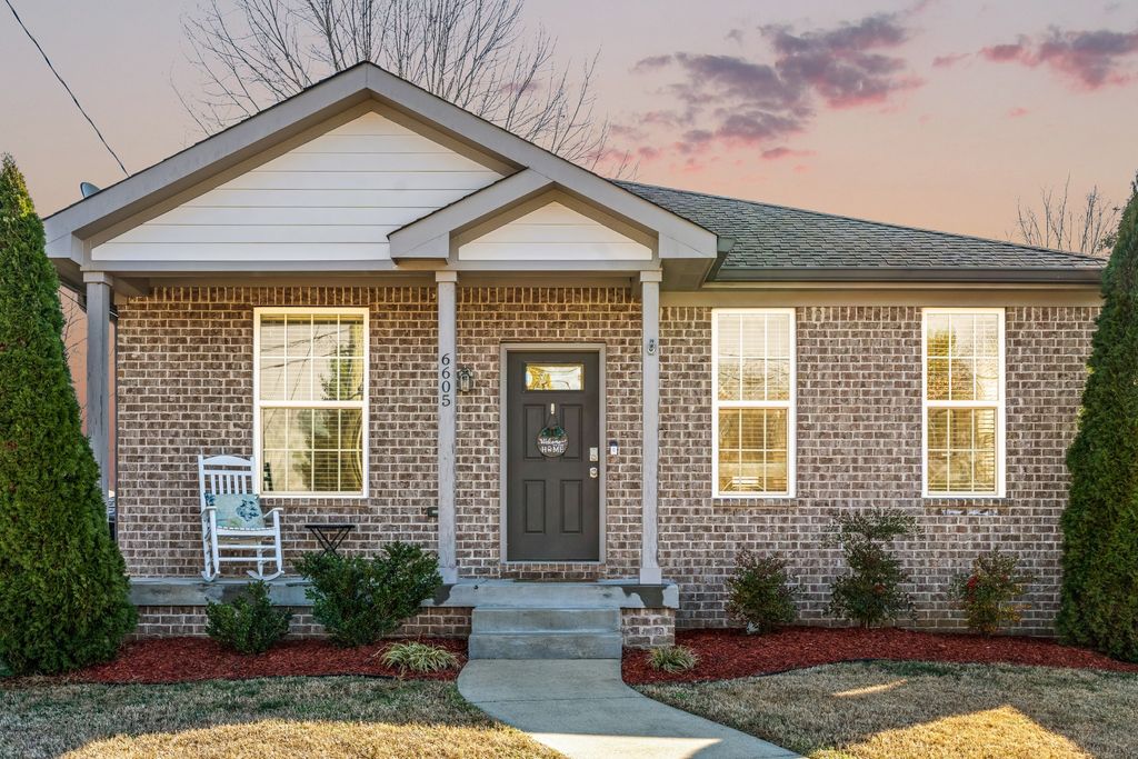 6605 Beacon Ln, Nashville, TN 37209