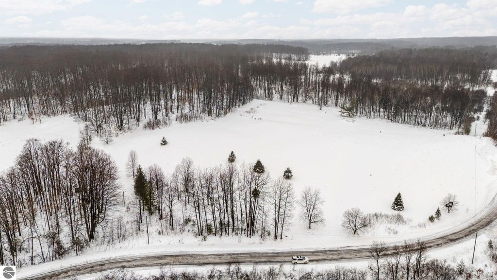 Image 10 of property listing at 9756 SW Deibert Road, South Boardman, MI 49680