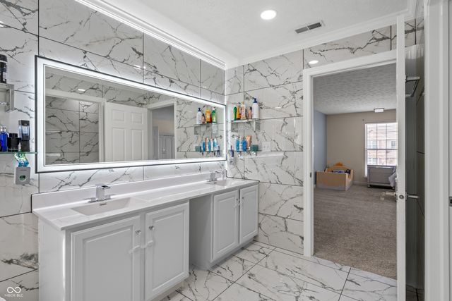 11103 Bear Hollow Drive, Indianapolis, IN 46229