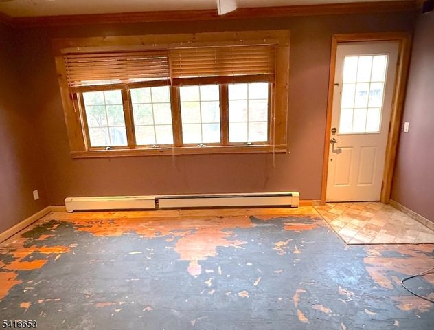 34 Howard St, Verona Twp., NJ 07044