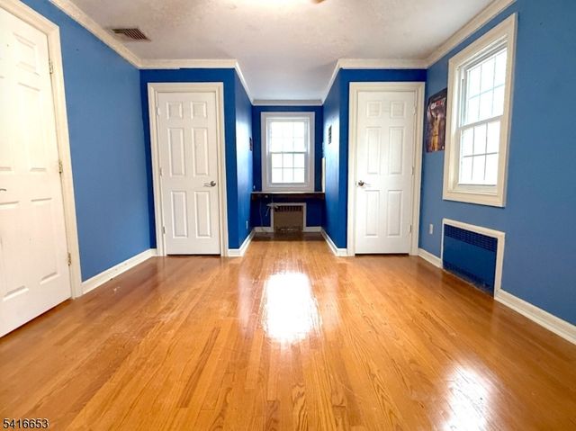 34 Howard St, Verona Twp., NJ 07044