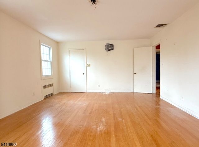 34 Howard St, Verona Twp., NJ 07044