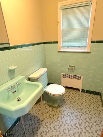 34 Howard St, Verona Twp., NJ 07044