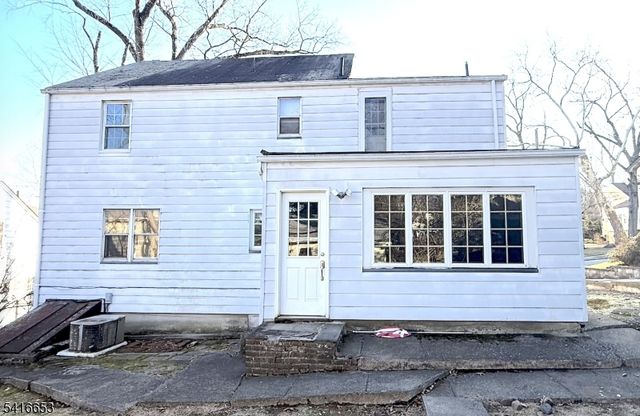 34 Howard St, Verona Twp., NJ 07044