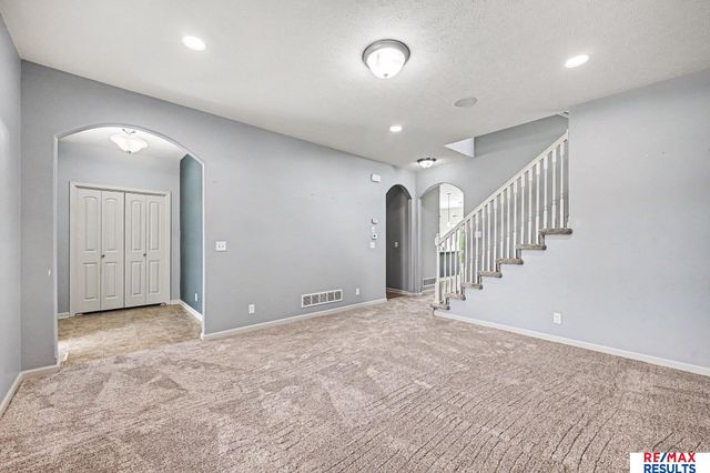 11171 Prospect Street, Papillion, NE 68046