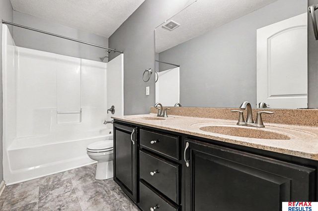 11171 Prospect Street, Papillion, NE 68046