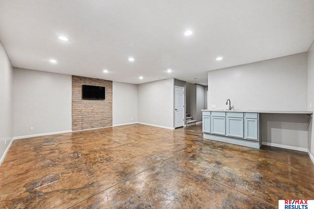11171 Prospect Street, Papillion, NE 68046