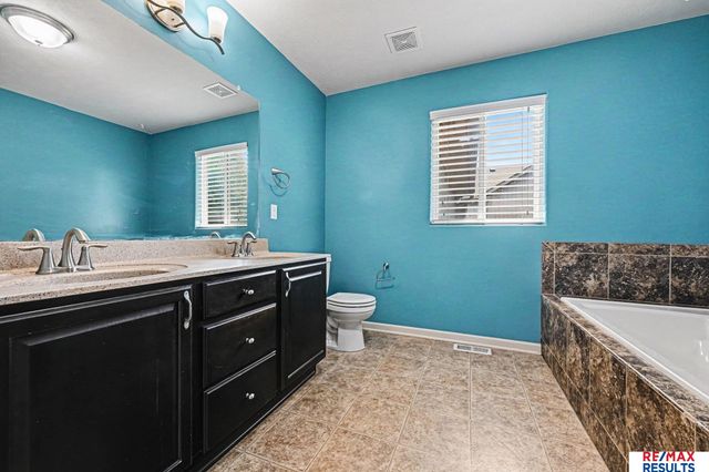 11171 Prospect Street, Papillion, NE 68046