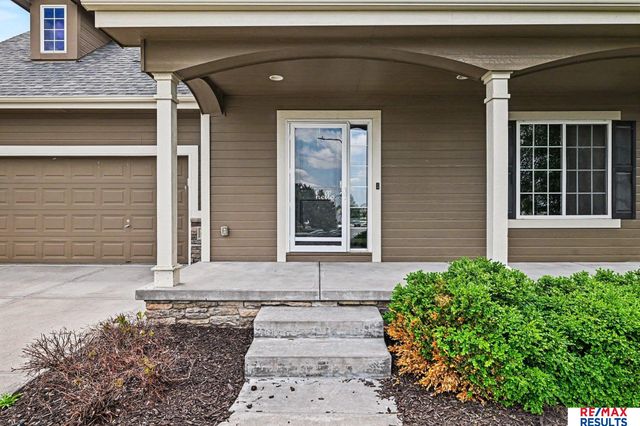 11171 Prospect Street, Papillion, NE 68046