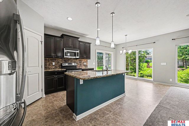 11171 Prospect Street, Papillion, NE 68046