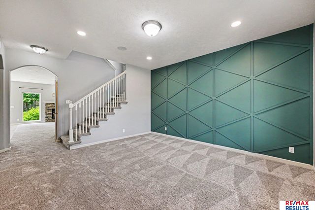11171 Prospect Street, Papillion, NE 68046