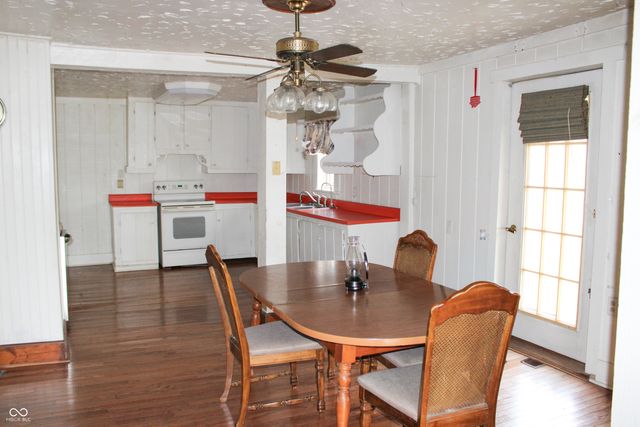 3320 E Private Road 140 N, North Vernon, IN 47265