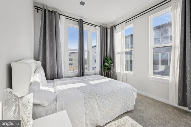 5601 HYATTSVILLE DR, Hyattsville, MD 20782