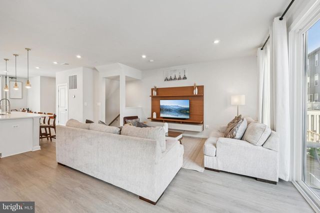 5601 HYATTSVILLE DR, Hyattsville, MD 20782