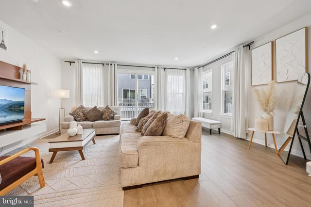 5601 HYATTSVILLE DR, Hyattsville, MD 20782