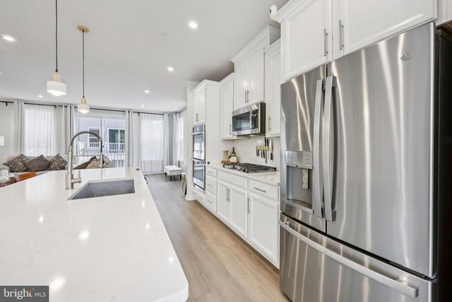 5601 HYATTSVILLE DR, Hyattsville, MD 20782