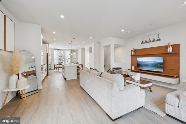 5601 HYATTSVILLE DR, Hyattsville, MD 20782