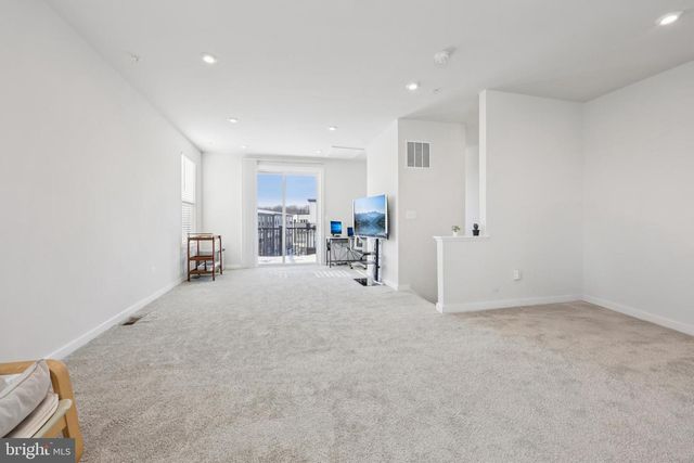 5601 HYATTSVILLE DR, Hyattsville, MD 20782