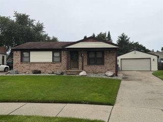 16079 Touraine Drive, Clinton Twp, MI 48038