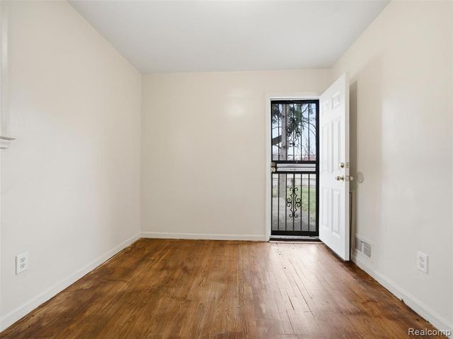 20271 Grandville Avenue, Detroit, MI 48219