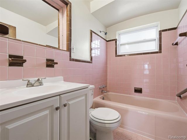 20271 Grandville Avenue, Detroit, MI 48219