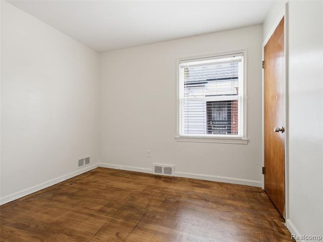 20271 Grandville Avenue, Detroit, MI 48219