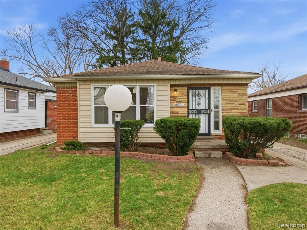 20271 Grandville Avenue, Detroit, MI 48219