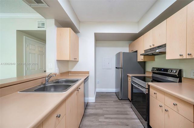 2482 Centergate Drive 101, Miramar, FL 33025