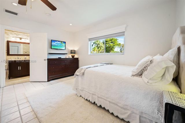 10740 SW 74th Ct, Pinecrest, FL 33156