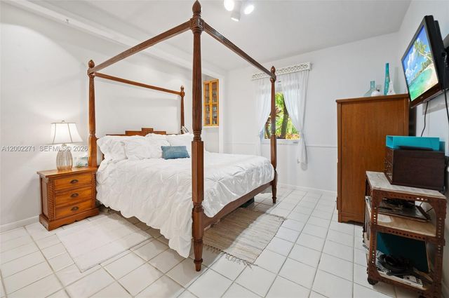 10740 SW 74th Ct, Pinecrest, FL 33156