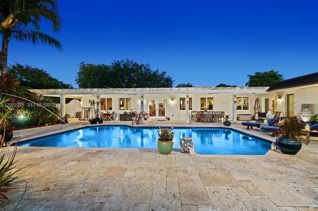 10740 SW 74th Ct, Pinecrest, FL 33156