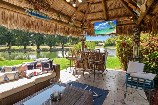 10740 SW 74th Ct, Pinecrest, FL 33156