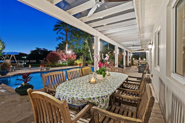 10740 SW 74th Ct, Pinecrest, FL 33156