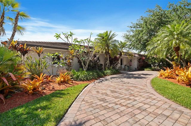 10740 SW 74th Ct, Pinecrest, FL 33156