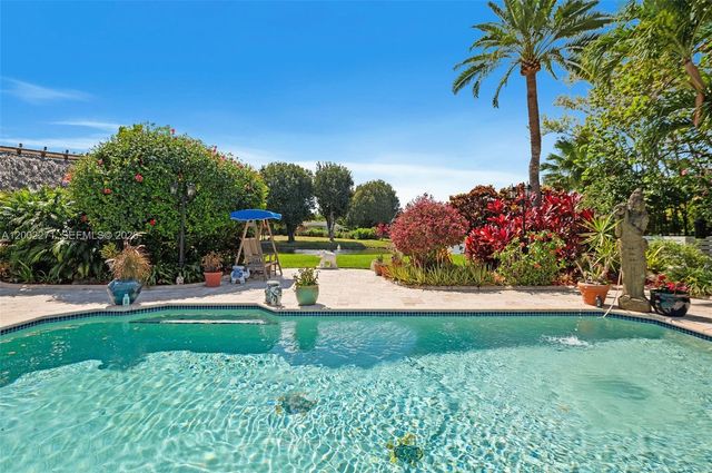 10740 SW 74th Ct, Pinecrest, FL 33156