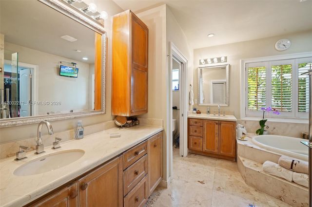 10740 SW 74th Ct, Pinecrest, FL 33156