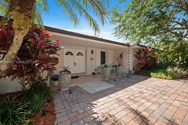 10740 SW 74th Ct, Pinecrest, FL 33156